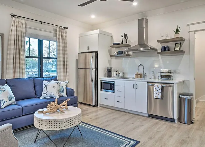 Airy Bentonville Studio Less Than 1 Mile To City Square!